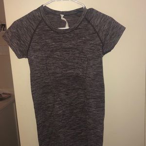 Lululemon workout top